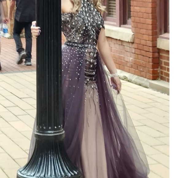 Prom/Homecoming/Formal Dress - Picture 3 of 3